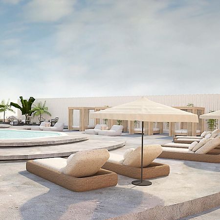 Aelia Luxury Suites Karterados  Luaran gambar The rooftop pool at the hotel
