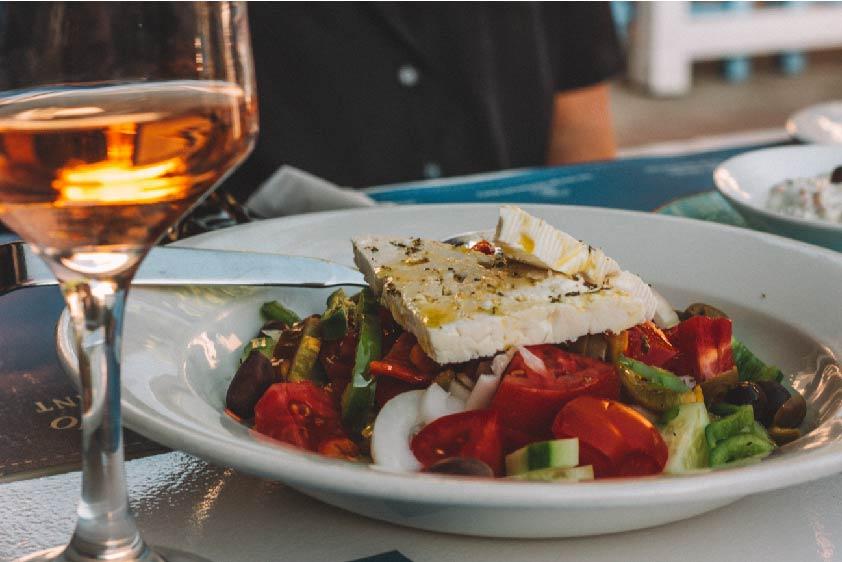Aelia Luxury Suites Karterados  Luaran gambar Greek salad