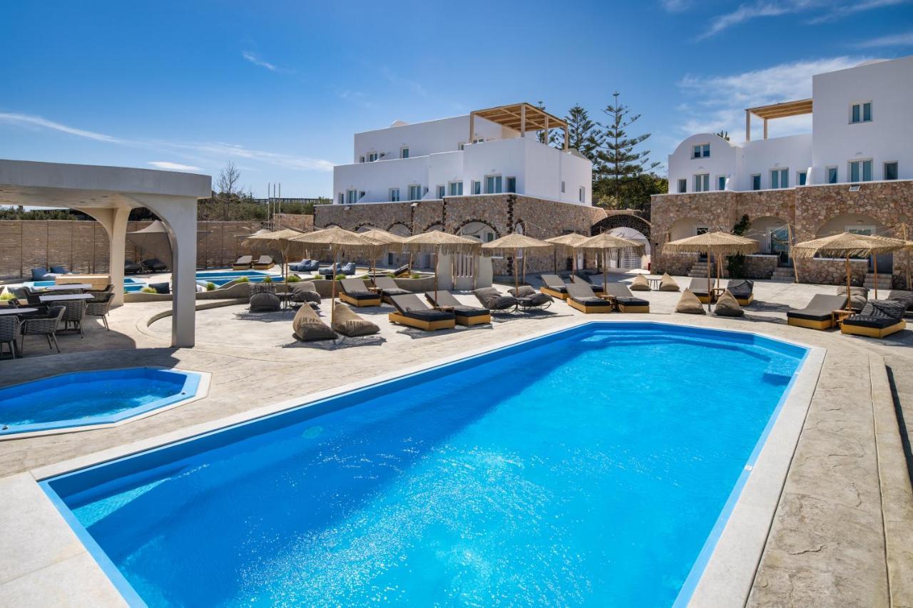 Aelia Luxury Suites Karterados  Luaran gambar The hotel's swimming pool