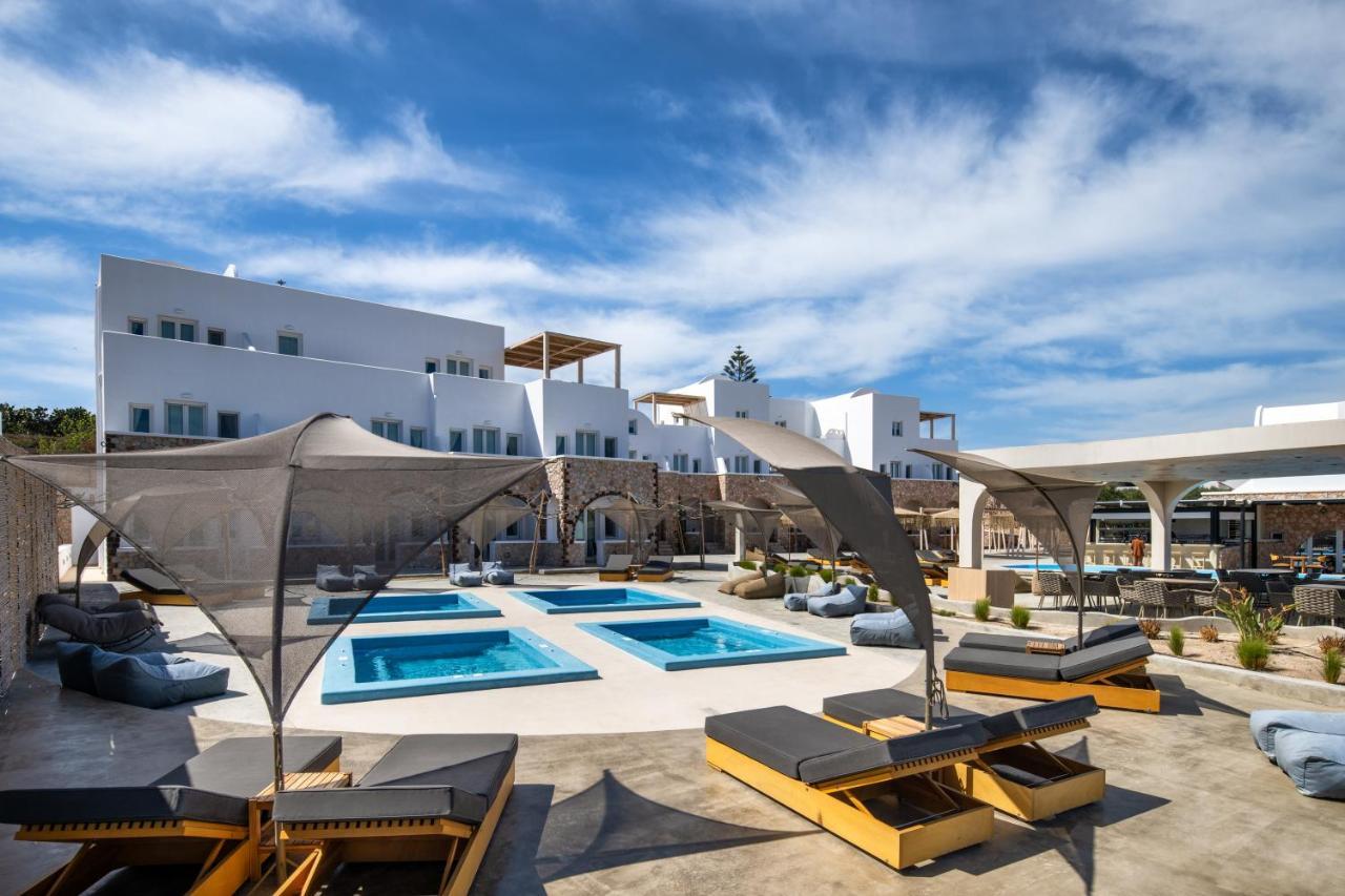 Aelia Luxury Suites Karterados  Luaran gambar The hotel's pool